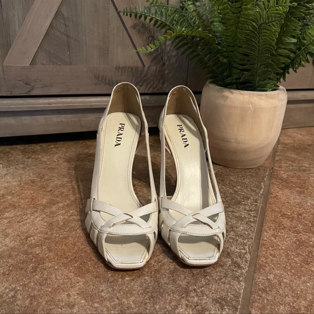 COPY - Prada Vintage White Leather Peep Toe Stacked Heels 38